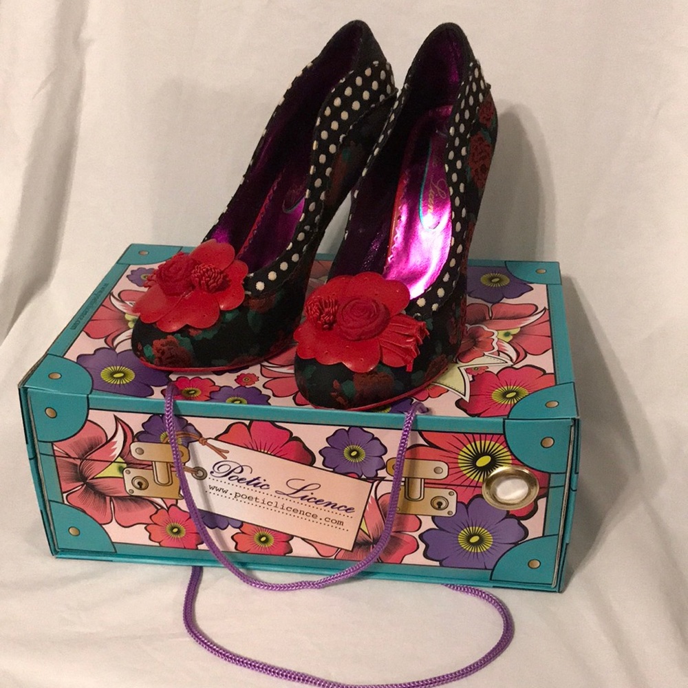 Poetic License floral pumps